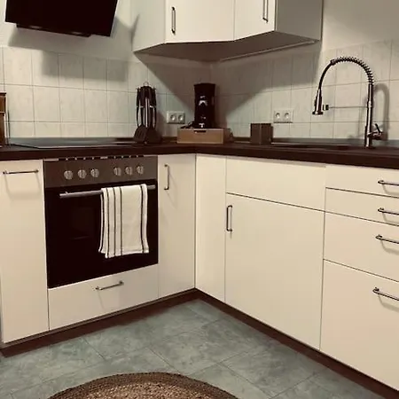 Apartment Gemuetliche Altstadtwohnung Mit Balkon Smart-tv Erfurt
